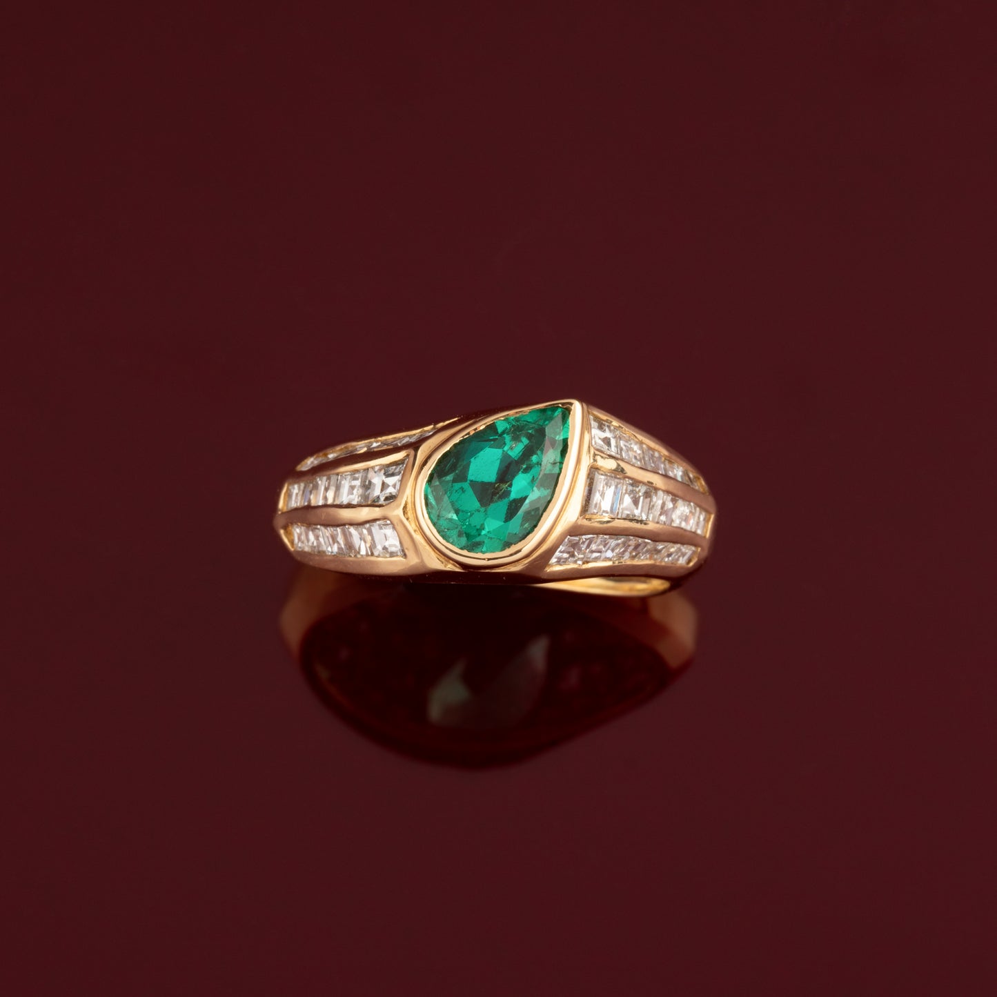Bague émeraude poire et diamants