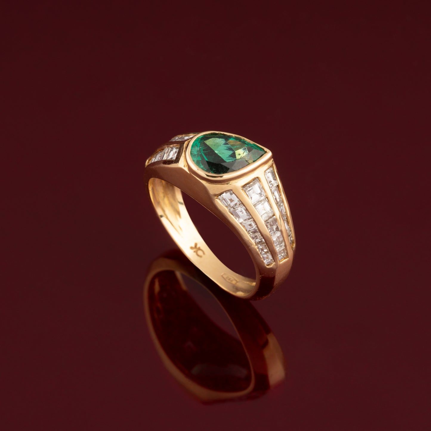 Bague émeraude poire et diamants