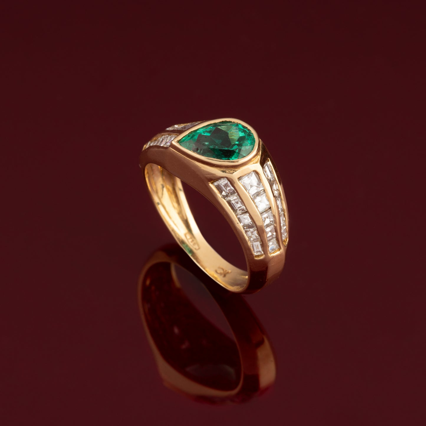 Bague émeraude poire et diamants