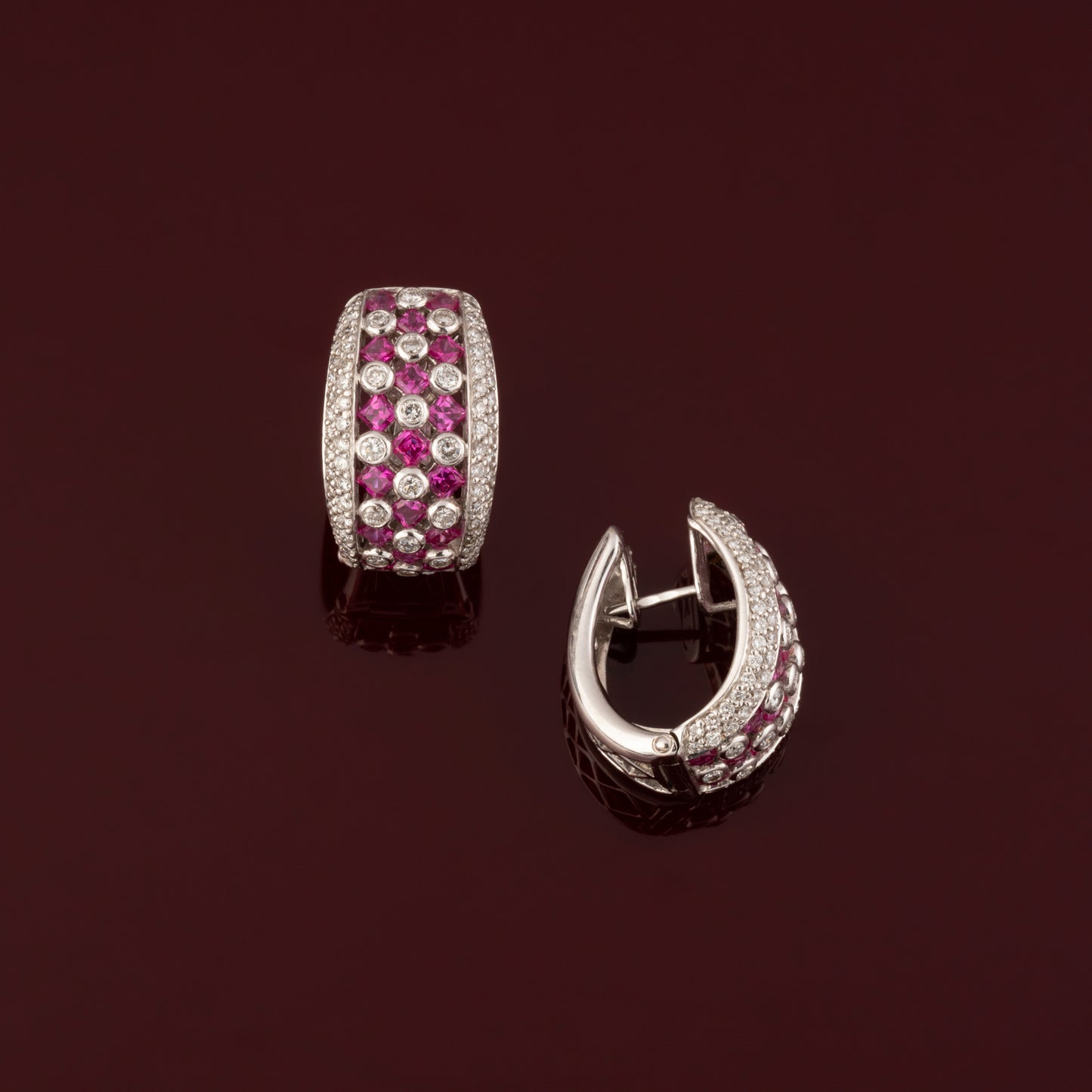Paire de clips rubis et diamants