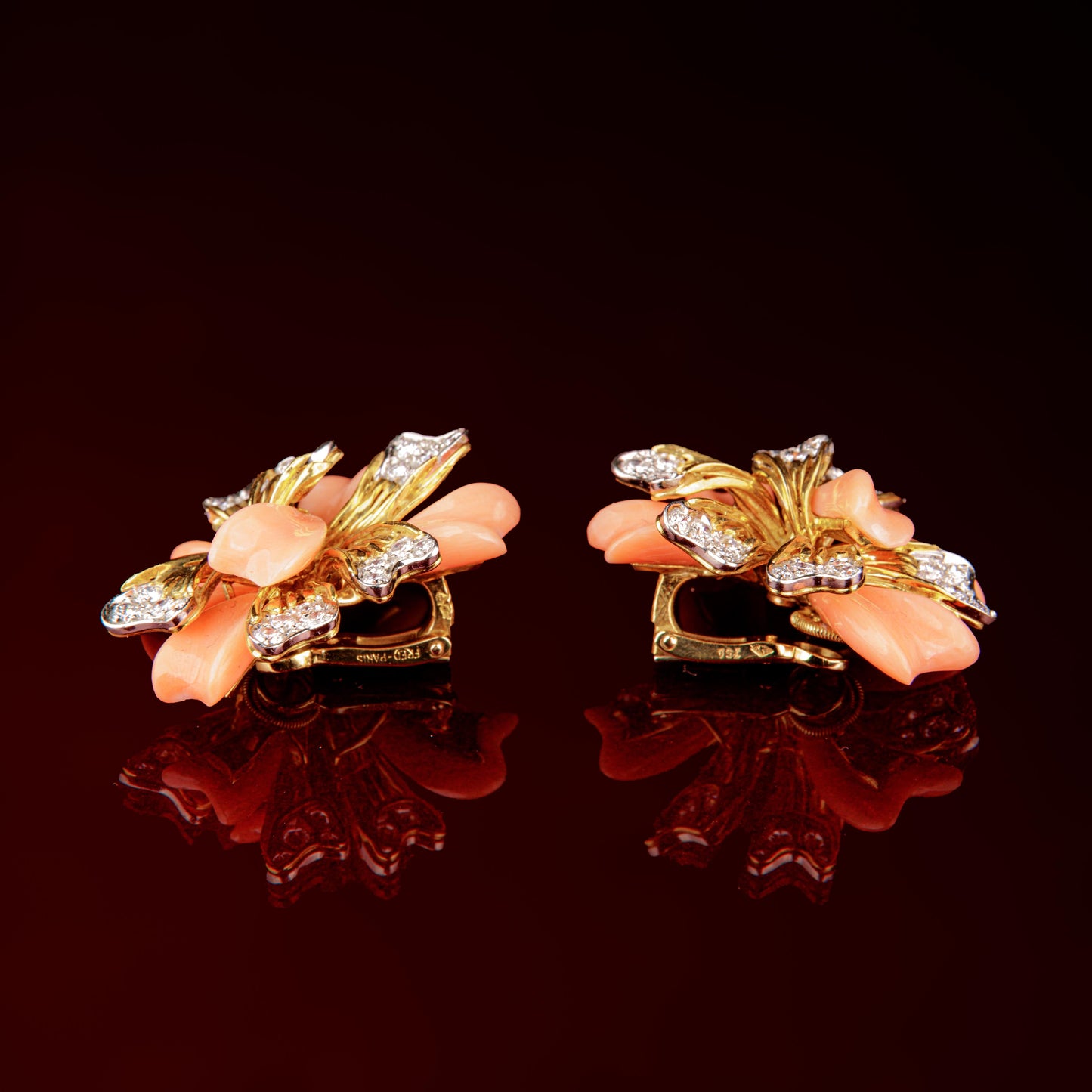 Clip d'oreilles corail