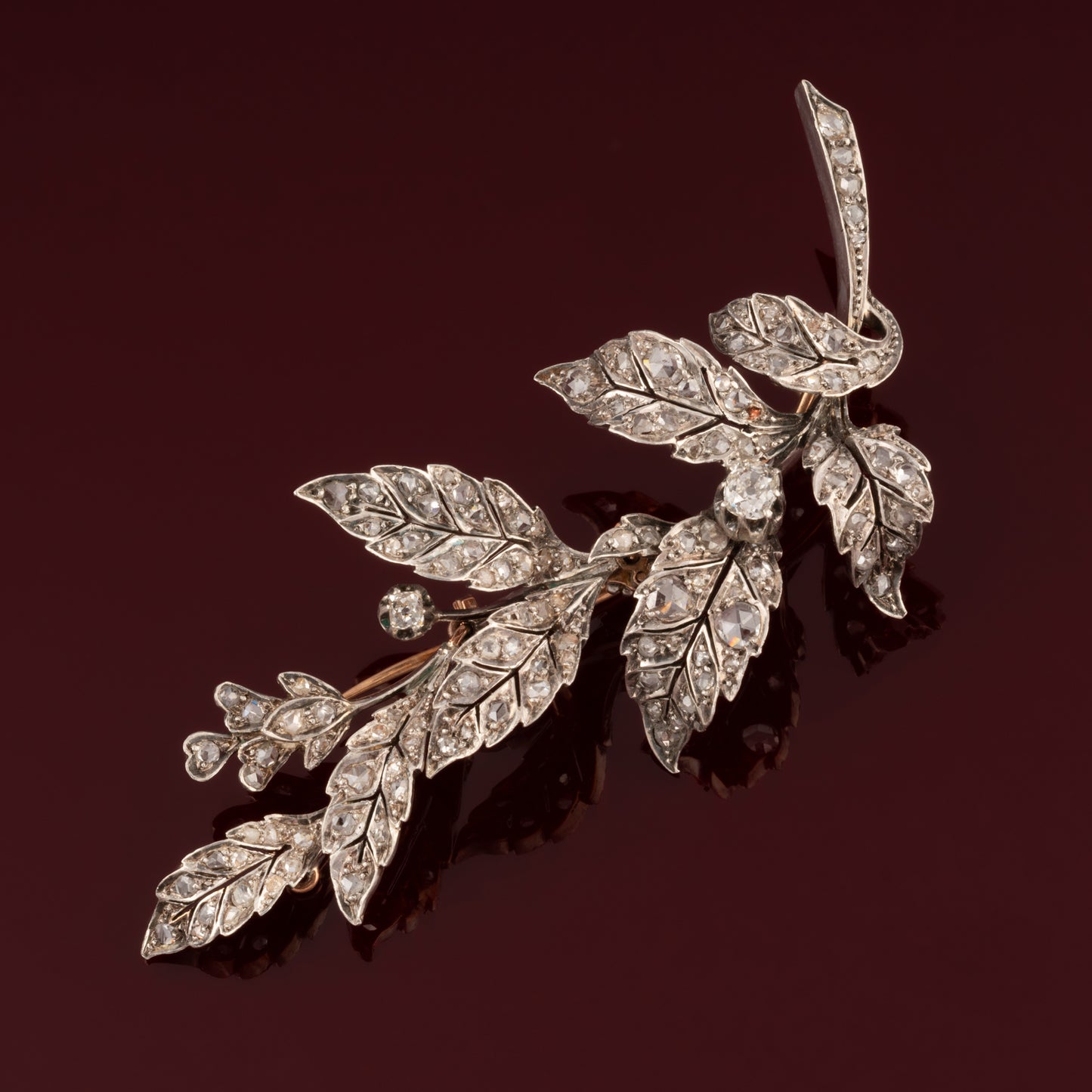 Broche feuillage